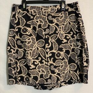 White Stag | Floral Skort - Cream and Black